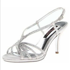 Nina New York Women's Bobbie JS Silver Sequined Dress Sandal Prom Shoes (8.5)